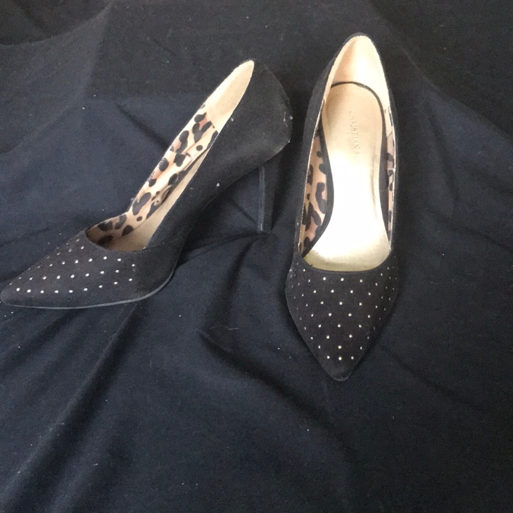 Ladies pumps